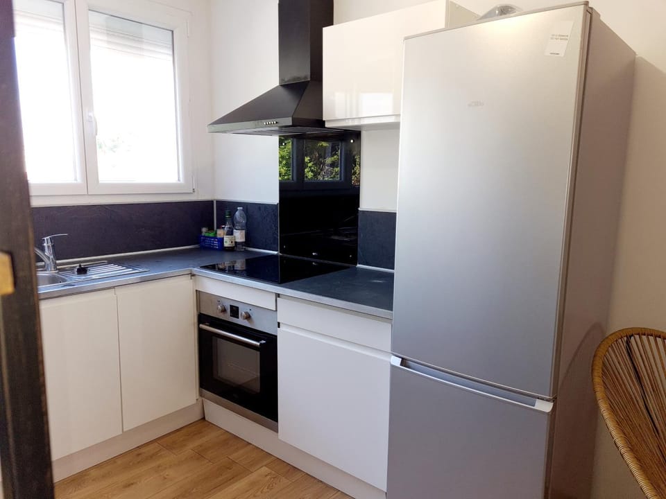 Kitchen or kitchenette, Communal kitchen