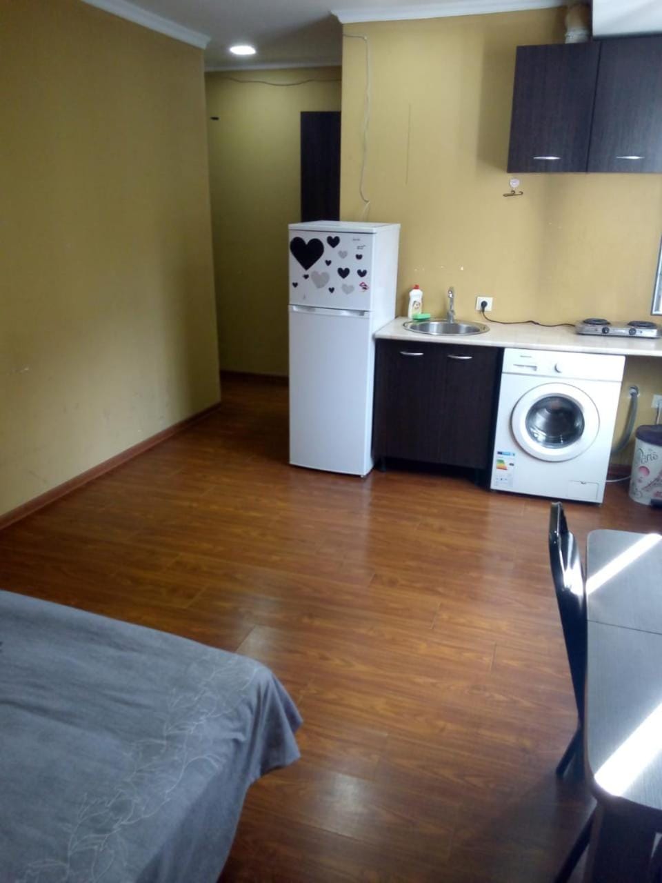 Kitchen or kitchenette, Living room, washing machine