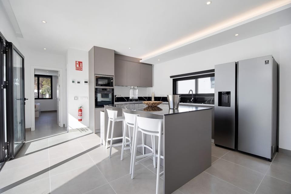 Kitchen or kitchenette, Living room