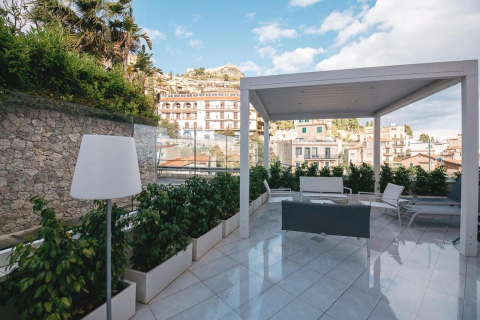 Patio, Balcony/Terrace