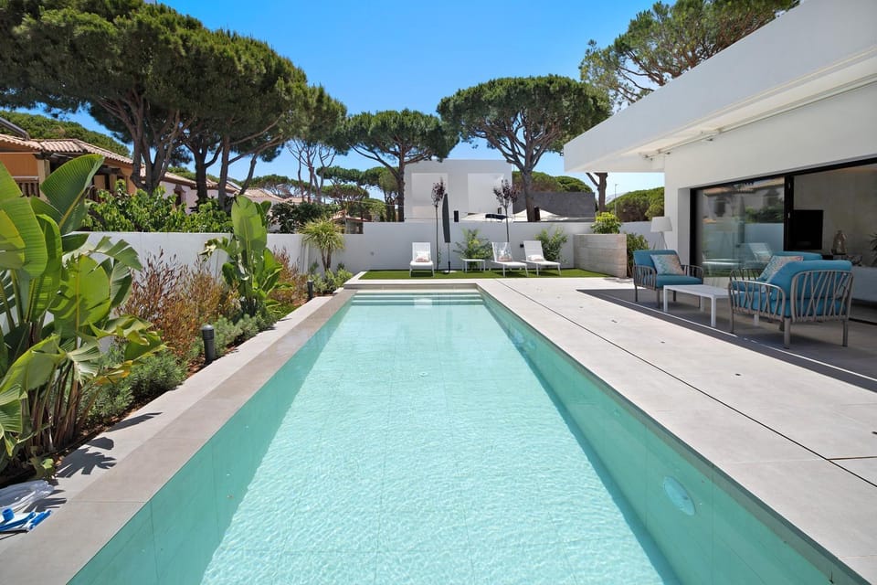 Property building, Swimming pool