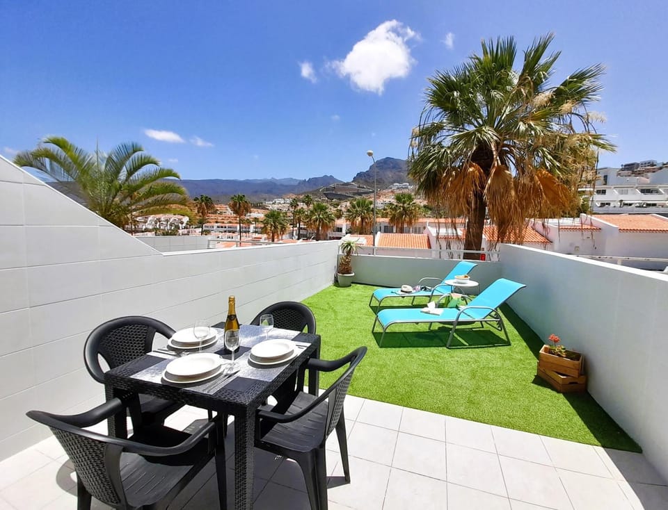 Lovely apartment Costa Adeje & Big Terrace House in Costa Adeje