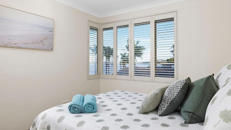 Soldiers Point Absolute Waterfront The Peninsula Apartment in New South Wales