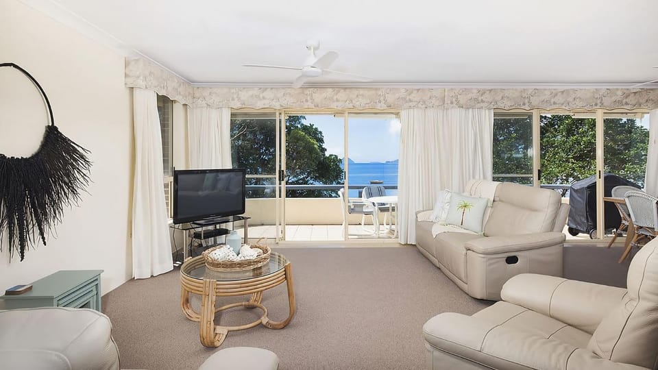 Soldiers Point Absolute Waterfront The Peninsula Apartment in New South Wales