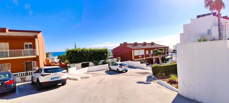 Sea view, Parking