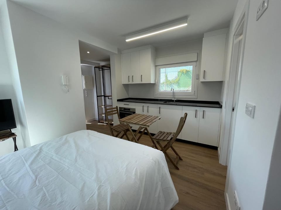 Communal lounge/ TV room, Photo of the whole room, Dining area