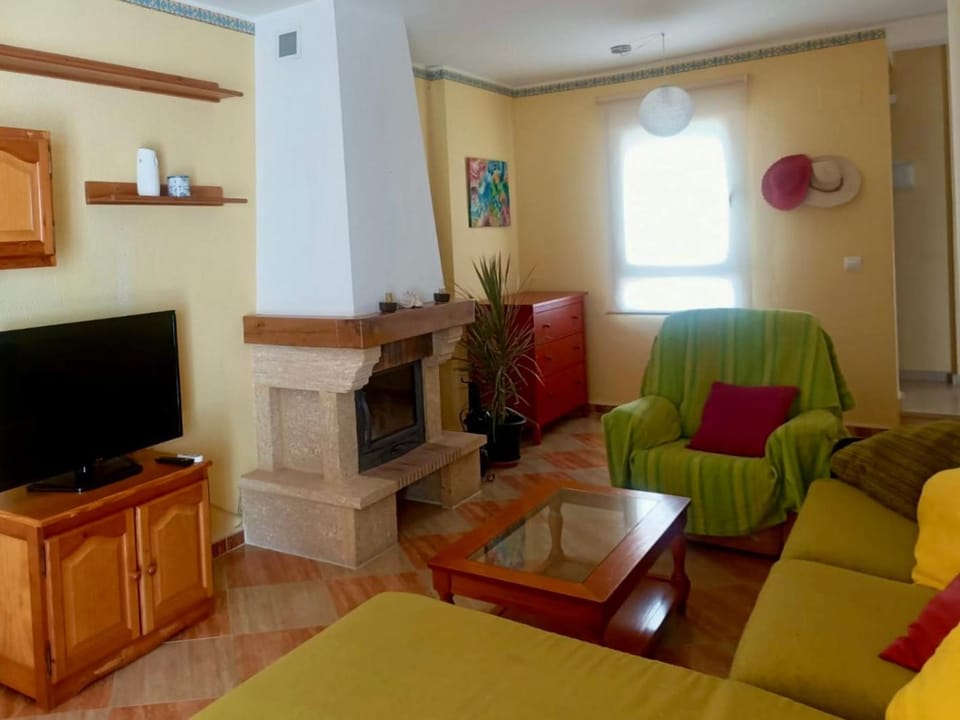 Chalet adosado con azotea andaluza y patio, junto a la playa House in Costa de la Luz