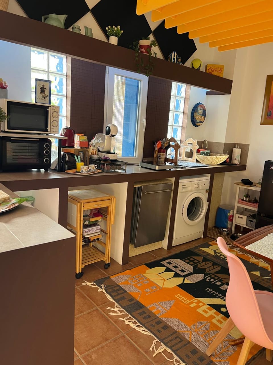 TV and multimedia, Kitchen or kitchenette, Living room, Seating area, Dining area, dishwasher, oven, pet friendly, stove, toaster