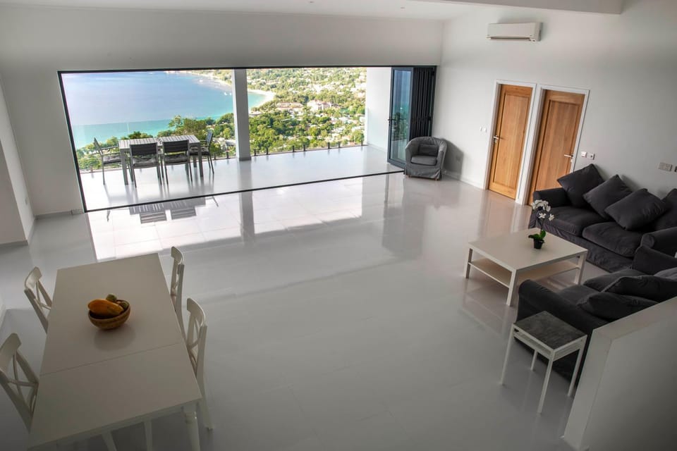 TV and multimedia, View (from property/room), Living room, Dining area, Sea view, Sea view