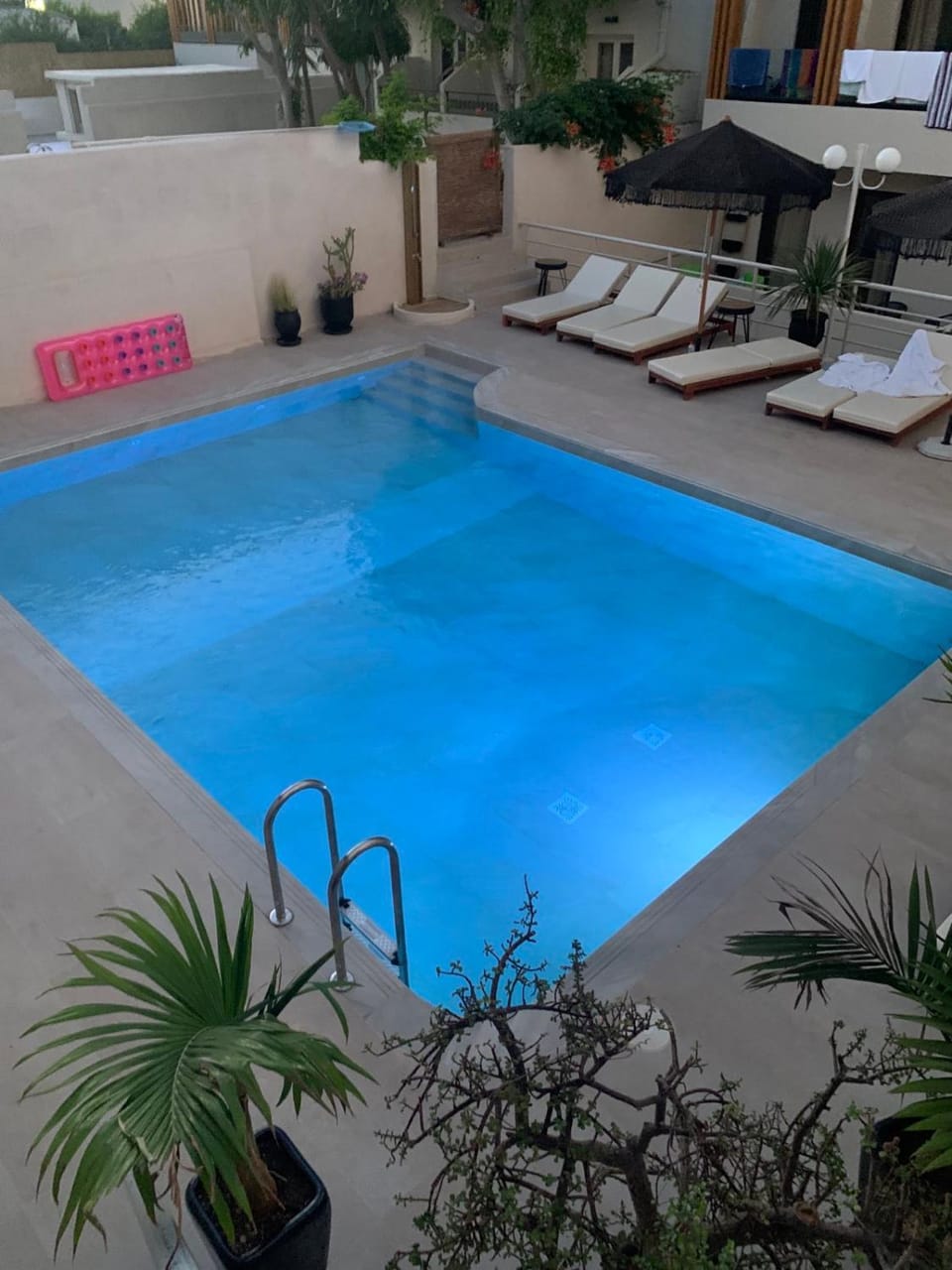 Swimming pool