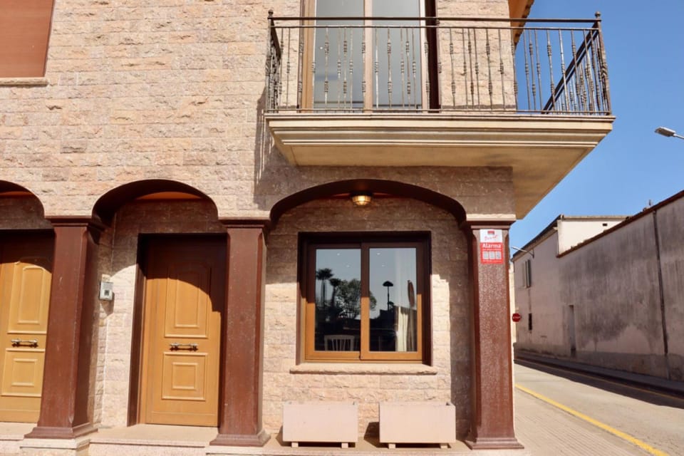 Property building, Facade/entrance, Off site