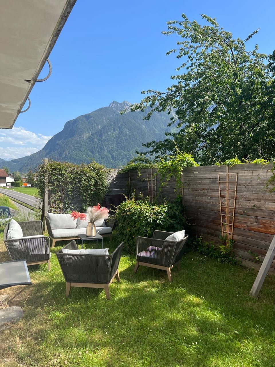 Garden, Mountain view