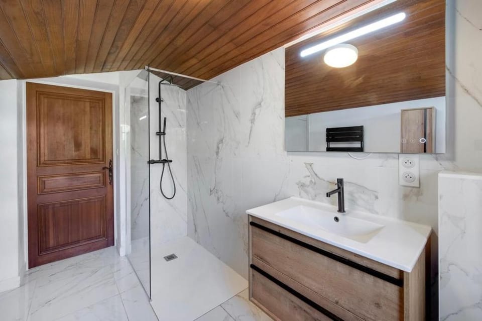 Magnifique villa avec piscine Villa in Saint-Raphael