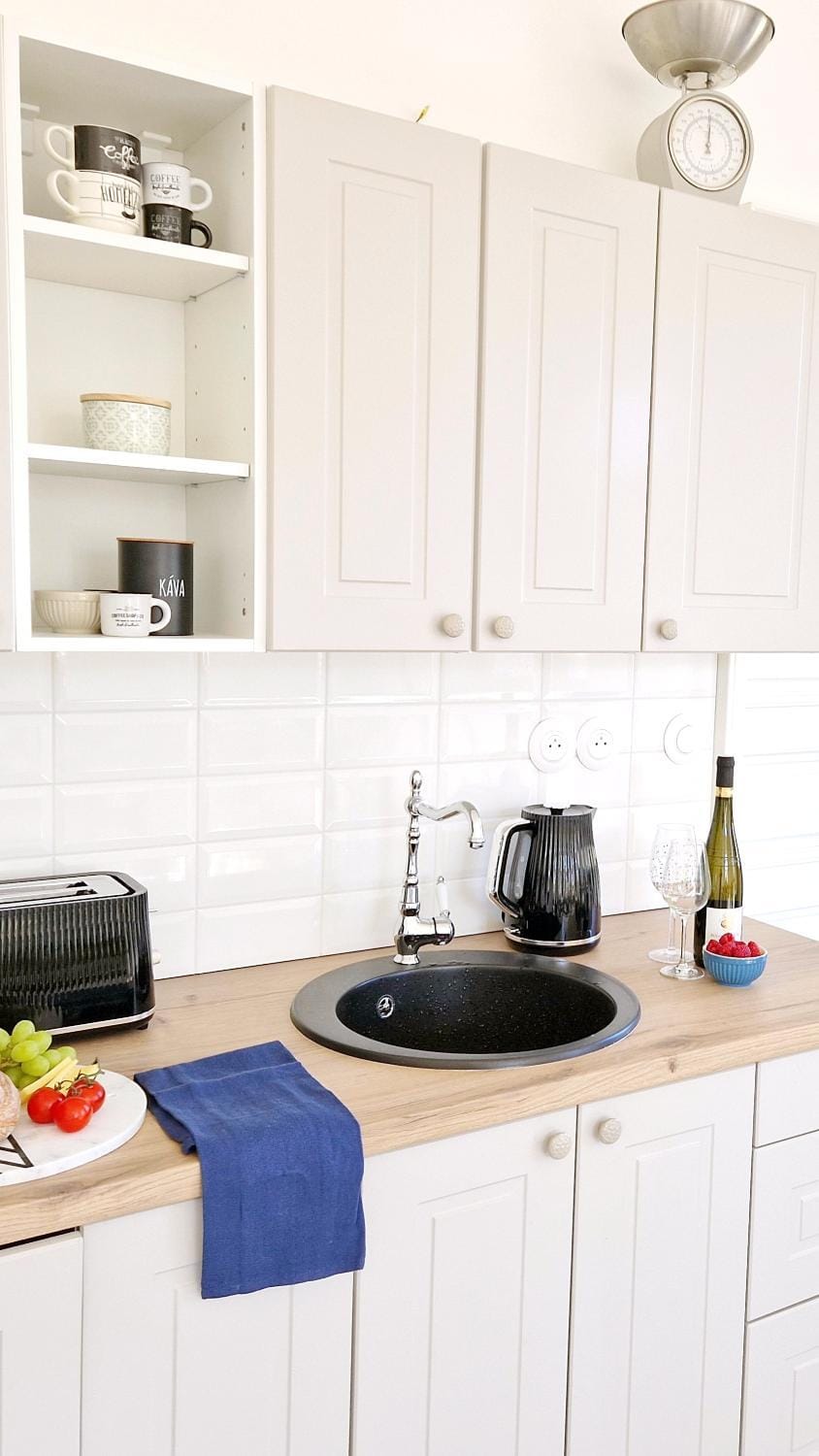 Kitchen or kitchenette, Food and drinks, minibar, stove, toaster