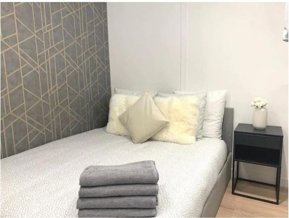 Joli Appart 4pers#Buttes Chaumont#Chapeau Rouge Apartment in Paris