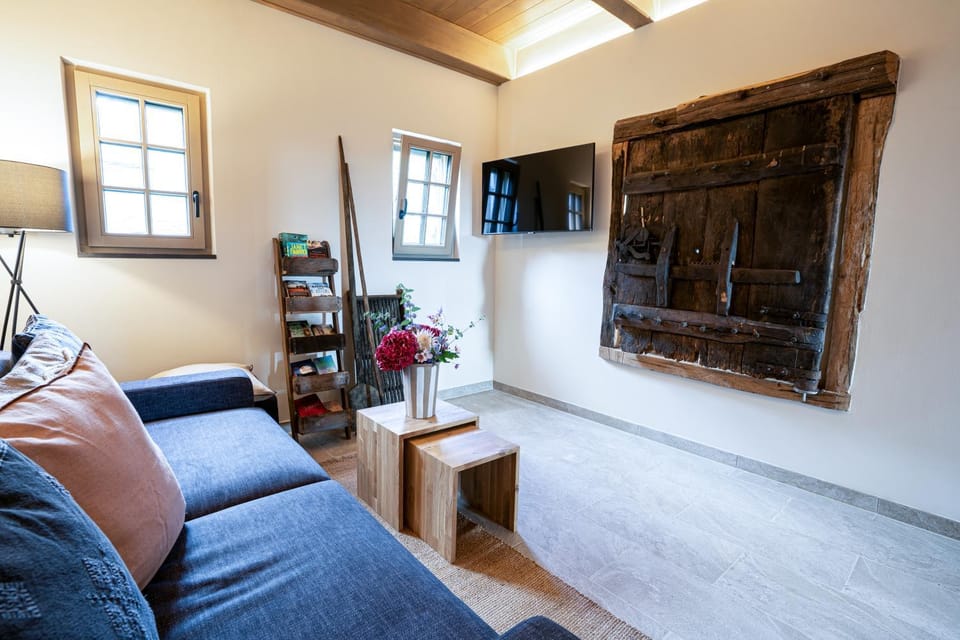 TV and multimedia, Living room, Pets, children, locker, locker