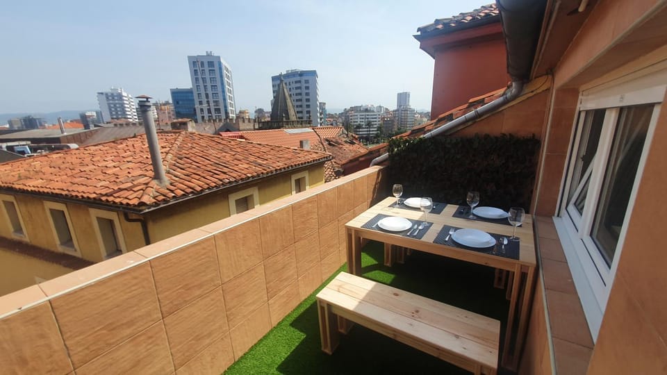 Off site, Balcony/Terrace, City view, Street view