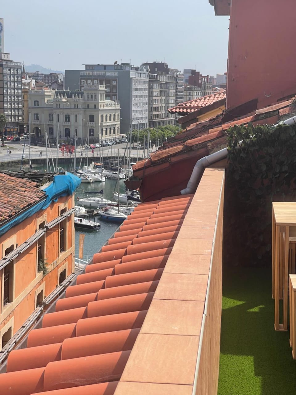 Neighbourhood, Balcony/Terrace, City view, Street view