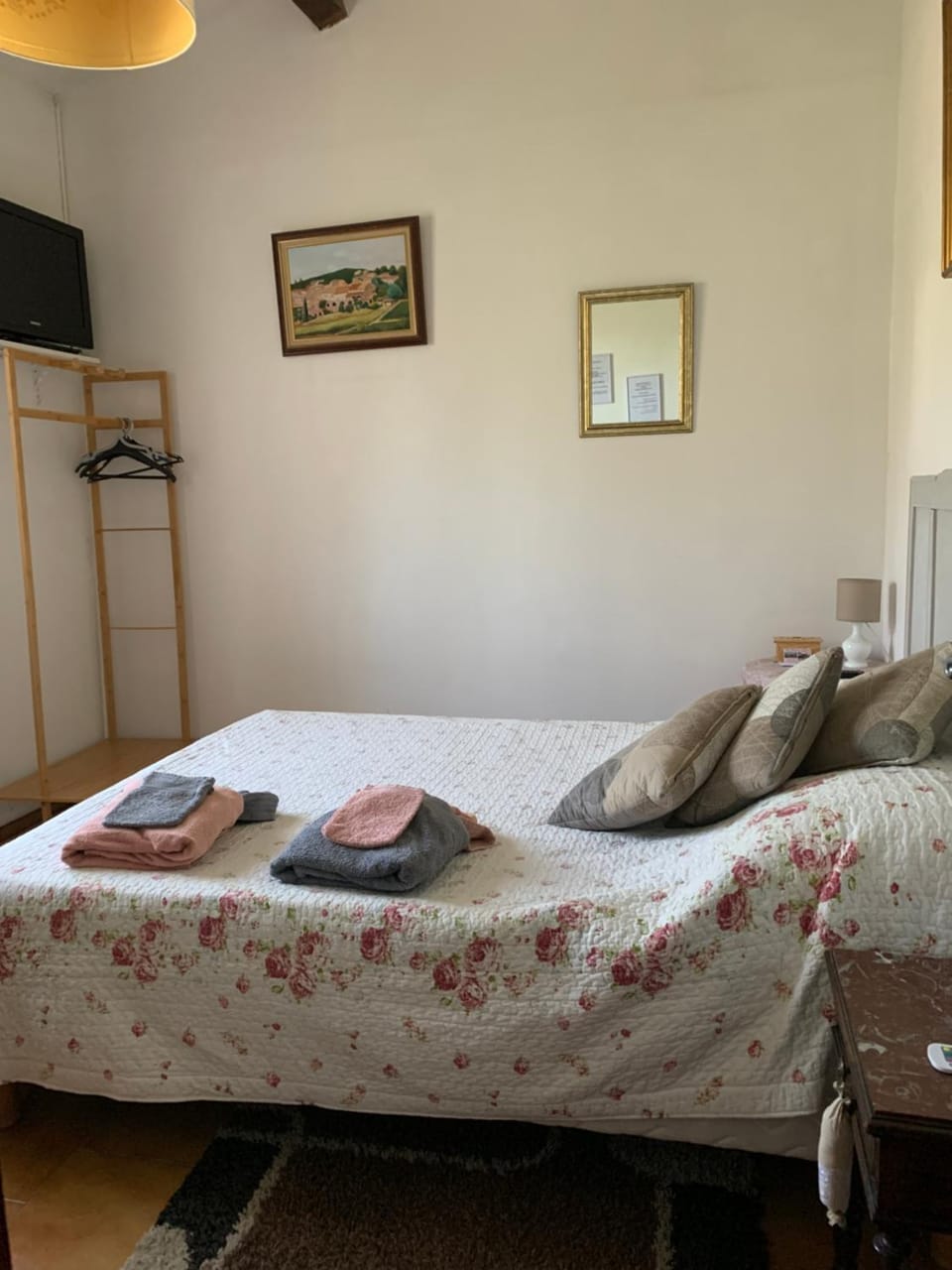 Bed, Photo of the whole room, Bedroom, Internal: Not applicable to any particular room