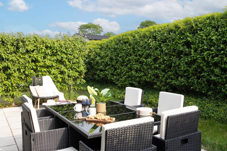Patio, Seating area