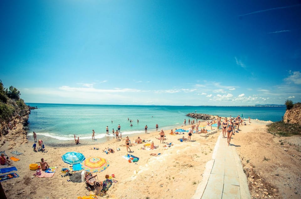 Beach, Area and facilities