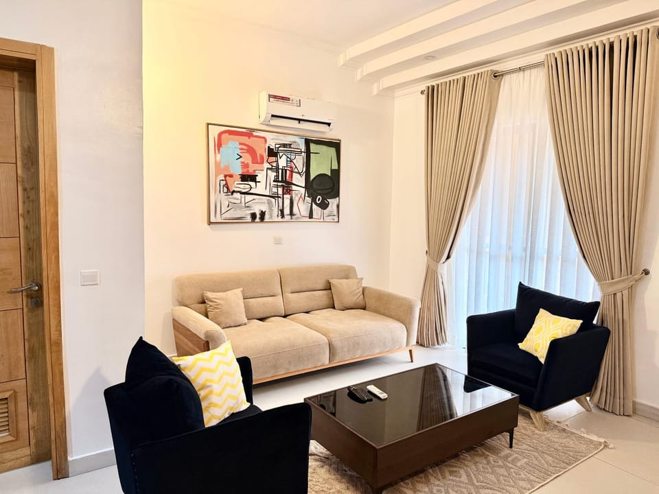The Zen Loft - 2BR Open Plan Apt W/Pool+Smart Lock Apartment in Lagos, Nigeria