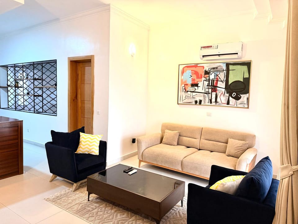 The Zen Loft - 2BR Open Plan Apt W/Pool+Smart Lock Apartment in Lagos, Nigeria