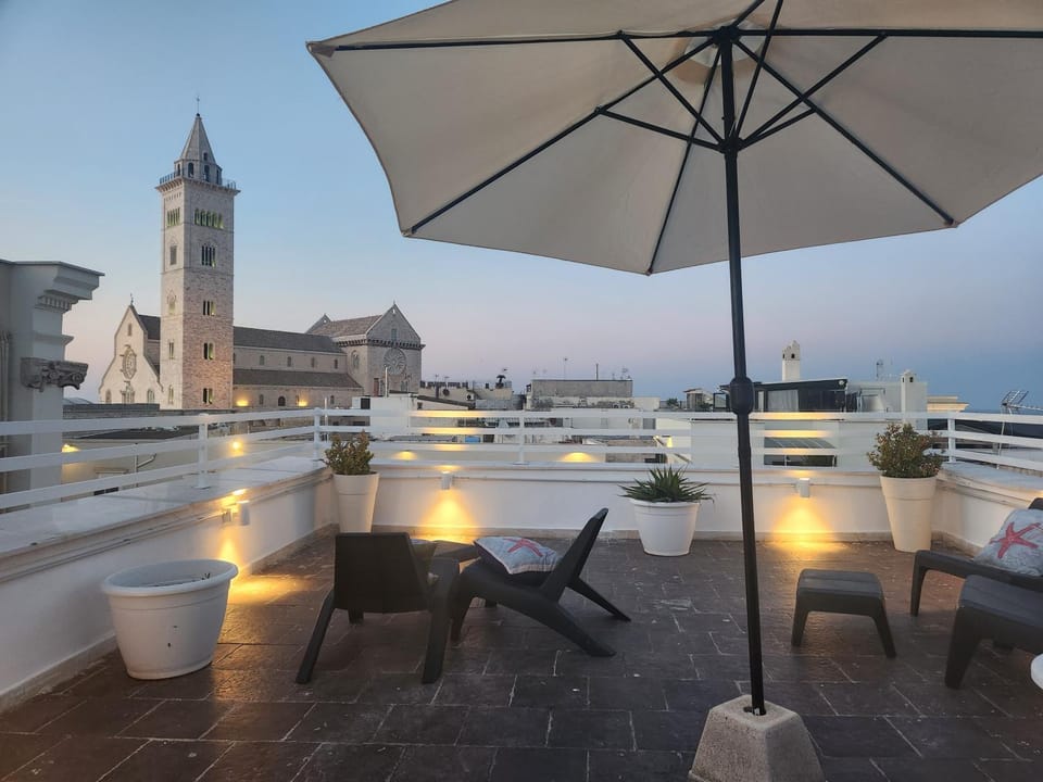 Property building, View (from property/room), Balcony/Terrace, City view, Sunset