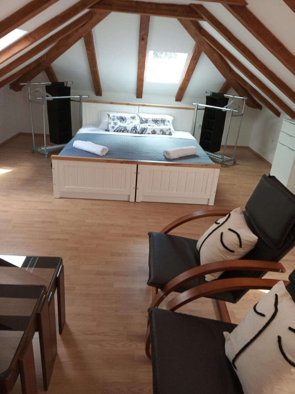 Bed, Seating area, Bedroom