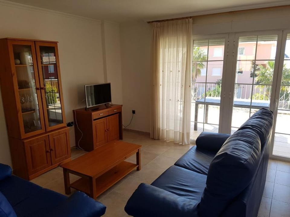 Communal lounge/ TV room, TV and multimedia, Living room, Seating area
