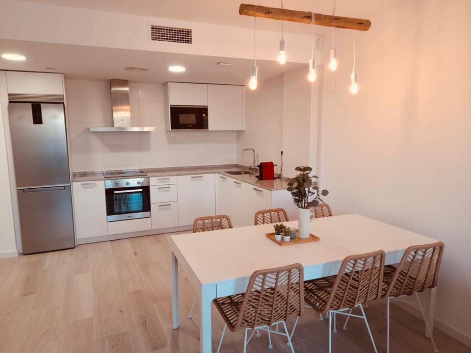 Kitchen or kitchenette, Dining area, kitchen