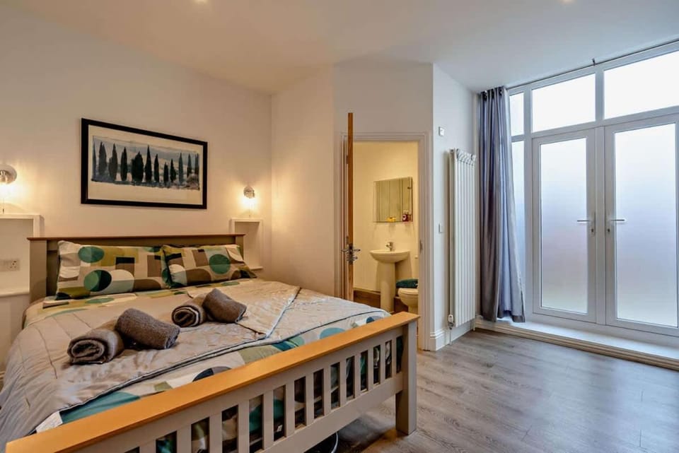Dizzy Lows Modern 1 Bedroom Swanage Apartment with Sea View Apartment in Swanage