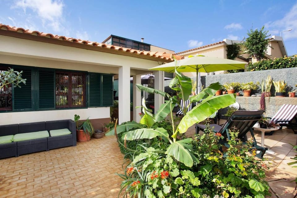 Balcony/Terrace, sunbed
