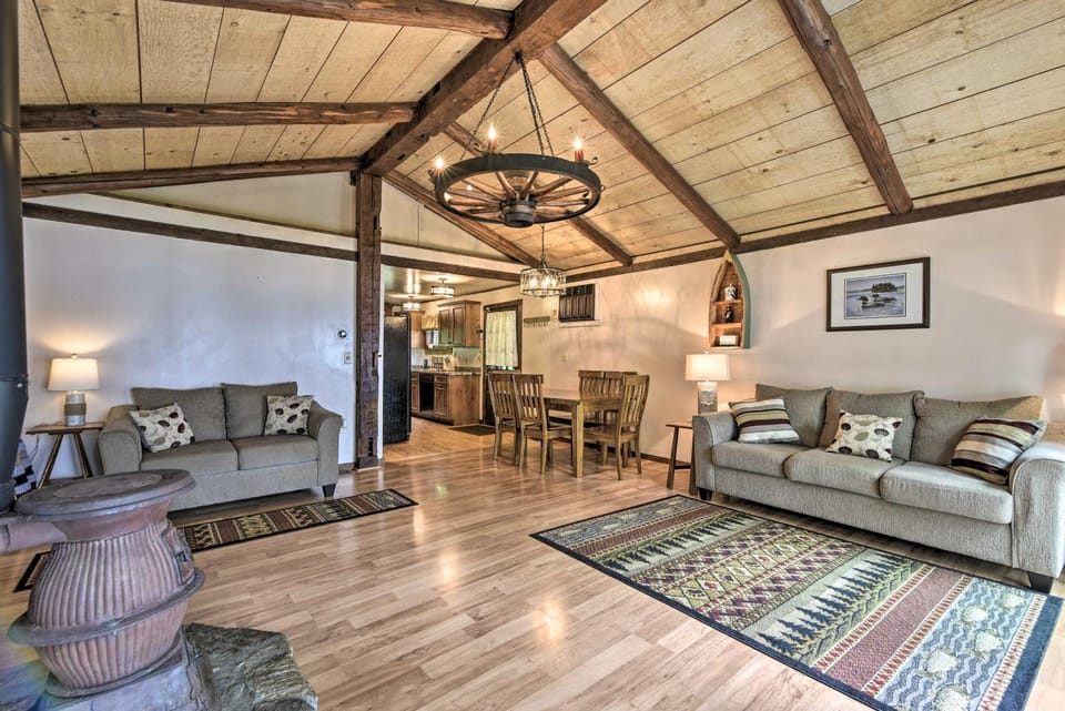 Cozy Lake Champlain Cottage w/ Beautiful View House in Addison County