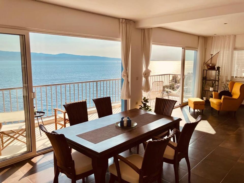Dining area, Sea view