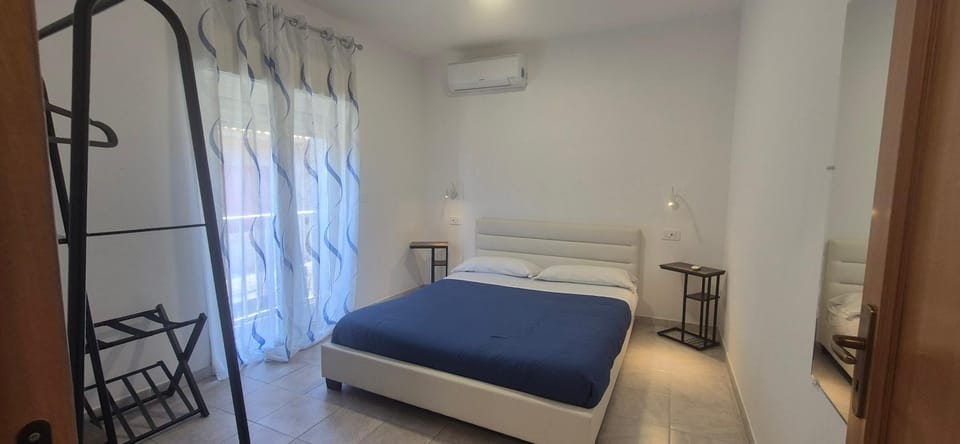 Bed, Bedroom, air conditioner