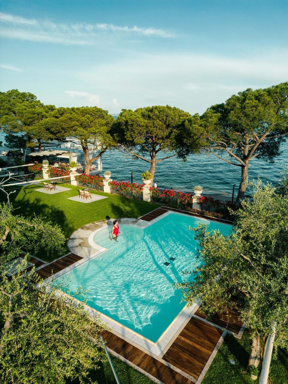 Bird's eye view, Garden, Lake view, Pool view, Swimming pool
