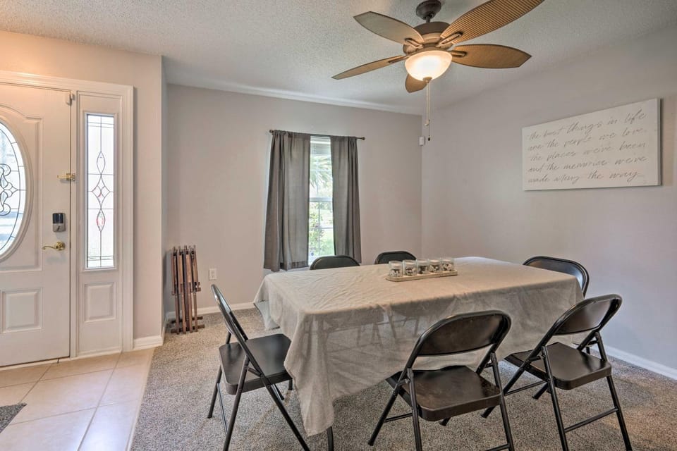 Game Room, Fenced Yard! Extended Base Near WDW House in Haines City