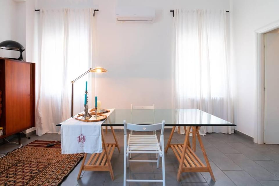 Living room, Dining area, air conditioner