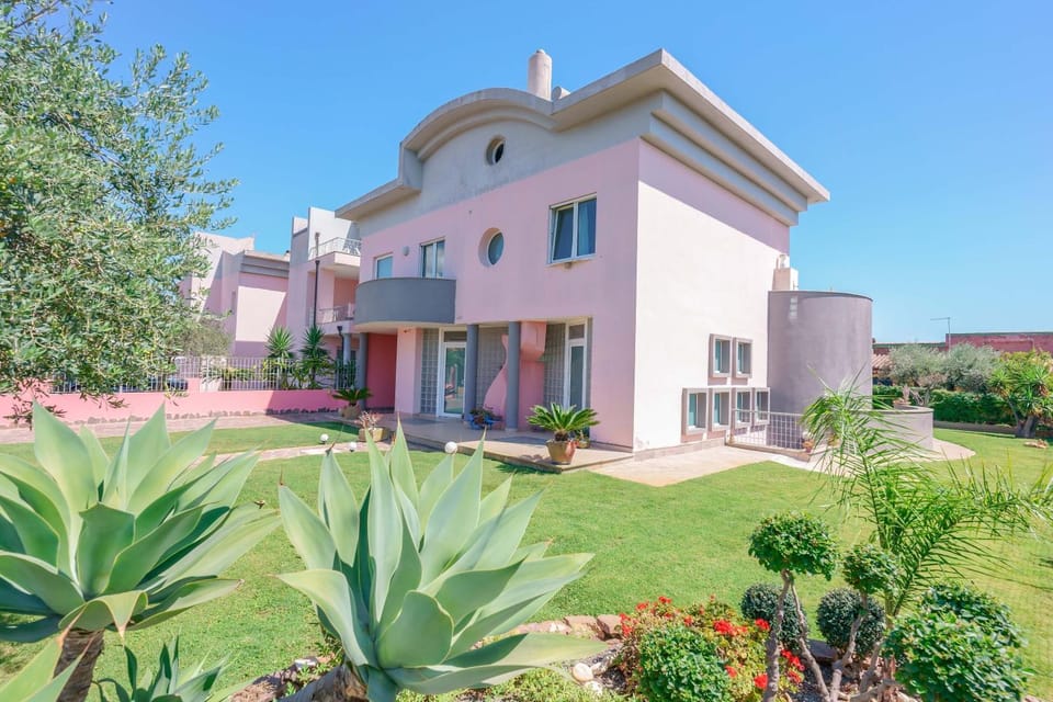 Property building, Spring, Garden