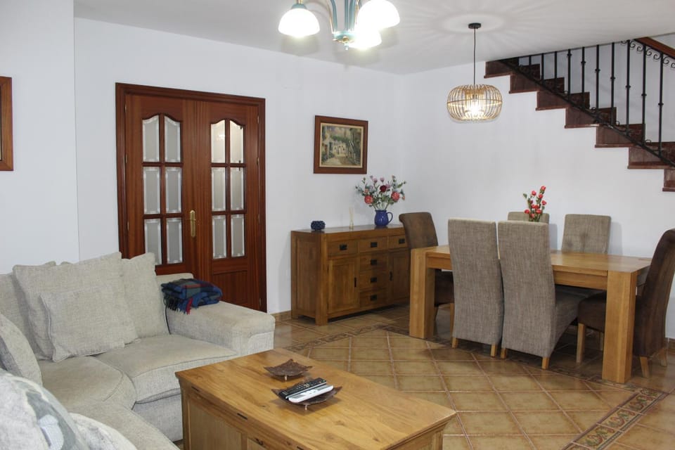 Living room, Seating area, Dining area