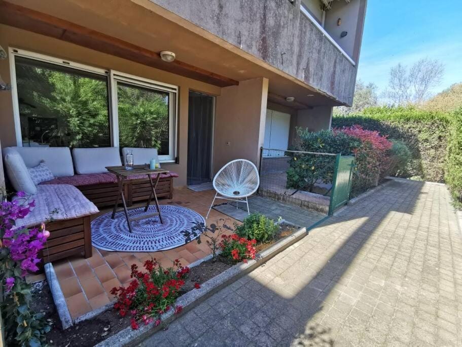 charmant studio neuf à 150m de la mer Apartment in Hyères