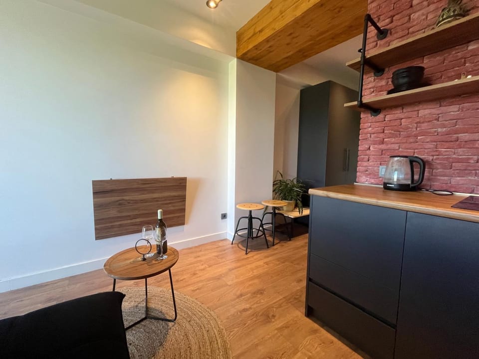 Seating area, Dining area, Communal kitchen