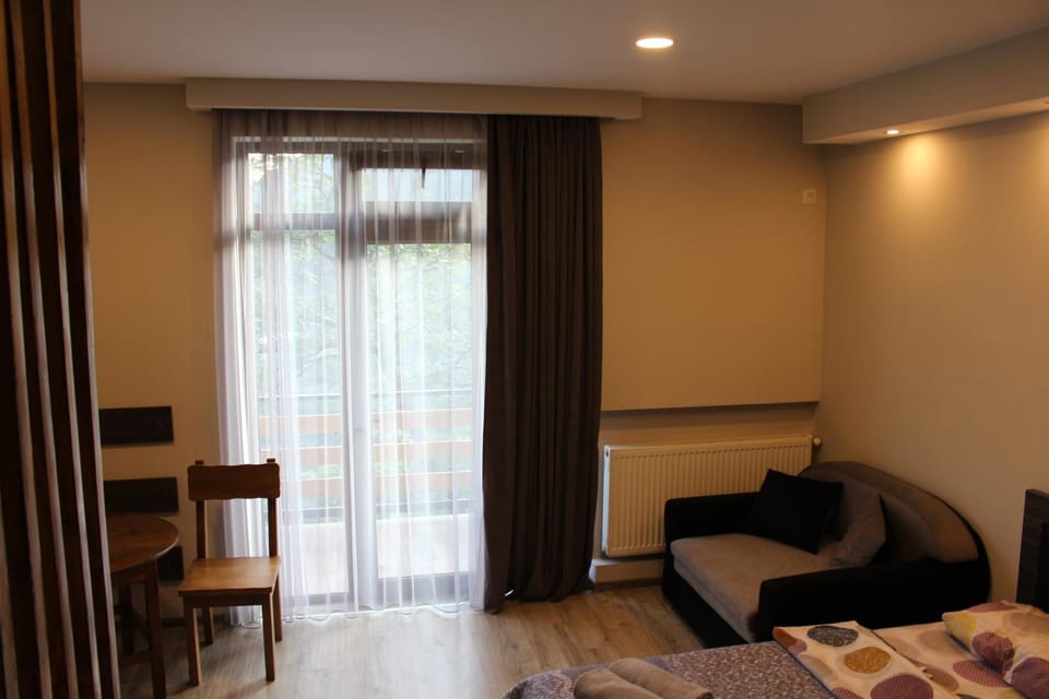 TV and multimedia, Living room, Photo of the whole room, Bedroom