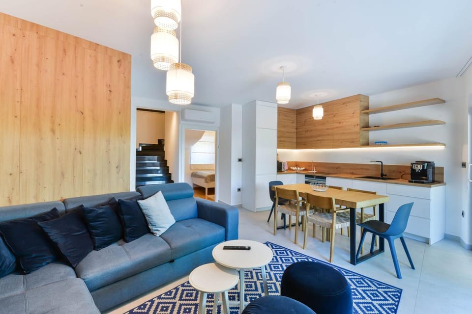 Kitchen or kitchenette, Living room, Seating area, Dining area, minibar, pet friendly, stove