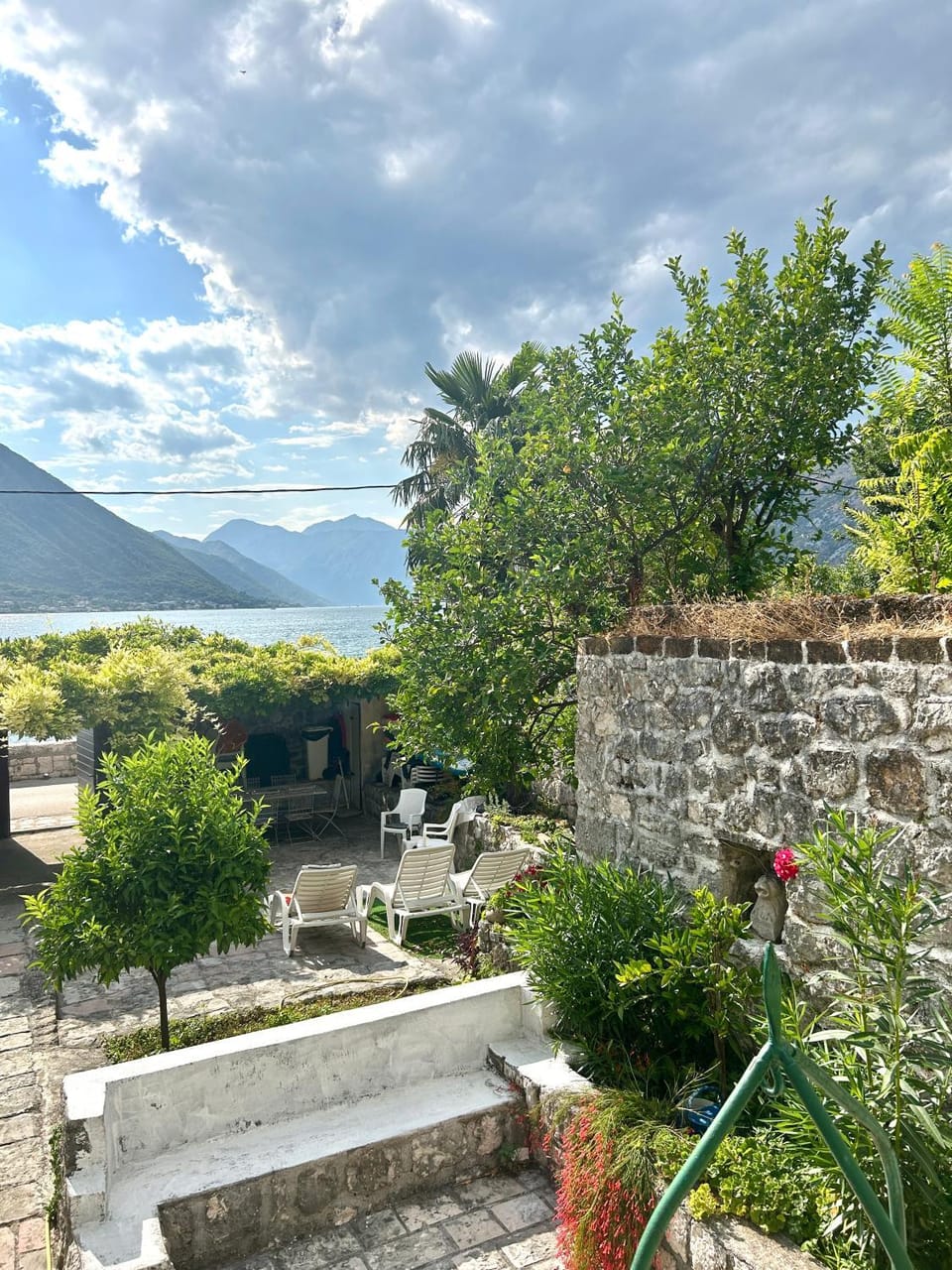 Mansarda apartment Apartment in Dobrota