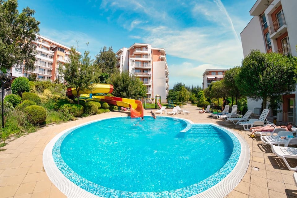 Pool view, Swimming pool
