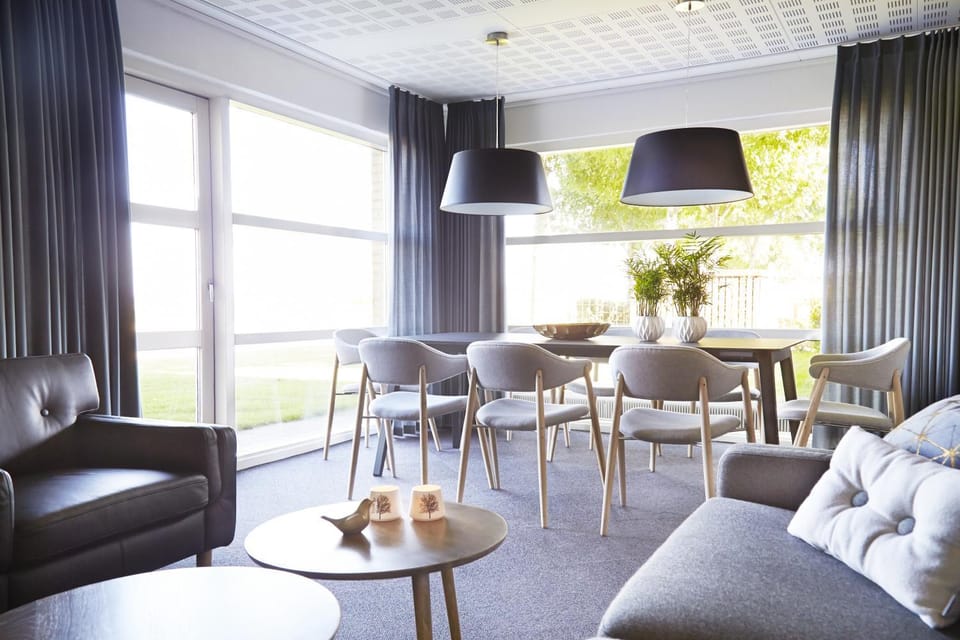 Communal lounge/ TV room