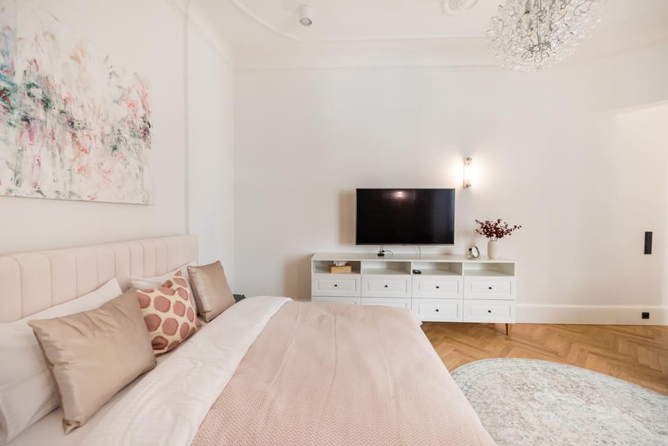 Bed, TV and multimedia