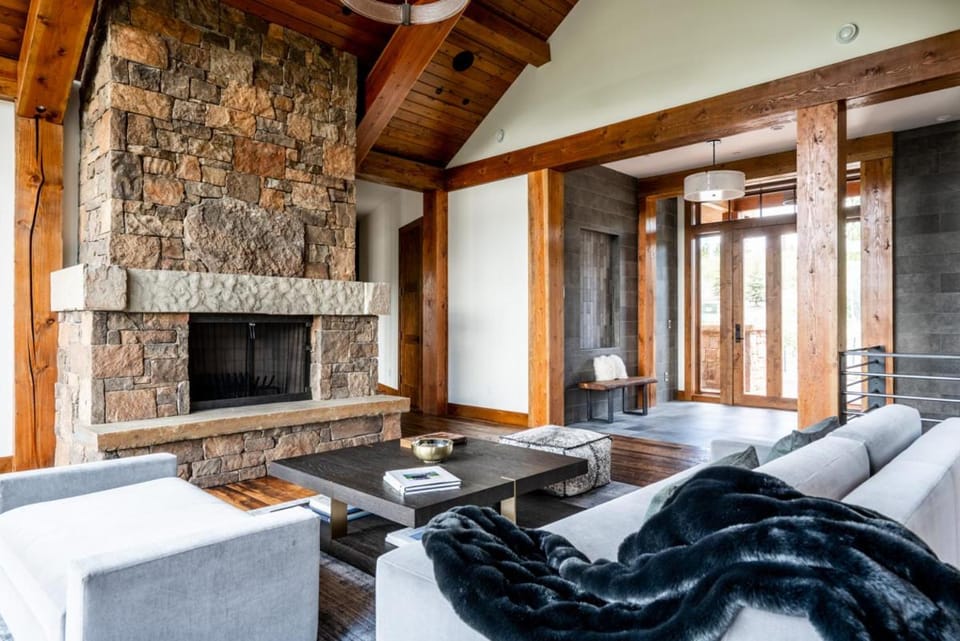 Mountain Valley Estate House in Big Sky